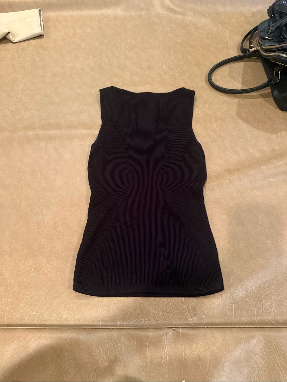 Black Ribbed V-Neck Tank - Picture 2 of 3